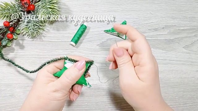 Елка из ткани своими руками. Новогодние рукоделие. Мастерим вместе с детьми. смотреть онлайн