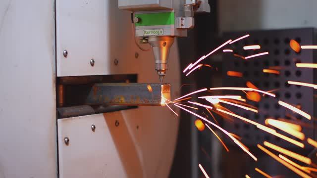 Металлообрабатывающая компания. Презентация.