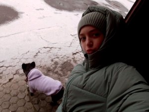 иду к своей подруге пока пока она гуляет с собакой Surprise