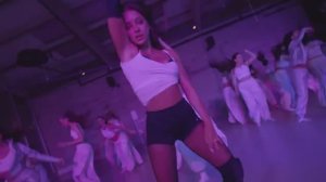 еврейская девушка танцует как шлюха