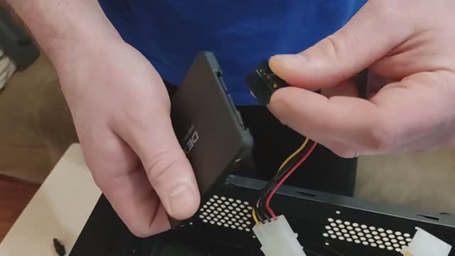 Как подключить SSD к компьютеру. Интерфейс SATA смотреть онлайн