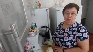 Готовлю на обед гороховый суп с чесночными сухариками и куриные котлетки с овощами