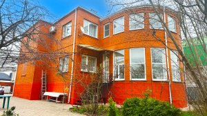 Просторный дом для большой семьи с выходом к реке