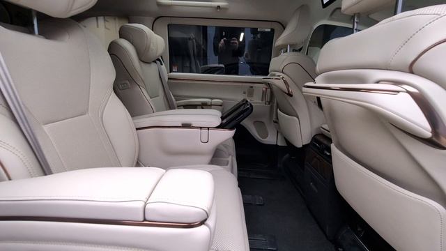 Lexus Lexus LM 350h смотреть онлайн