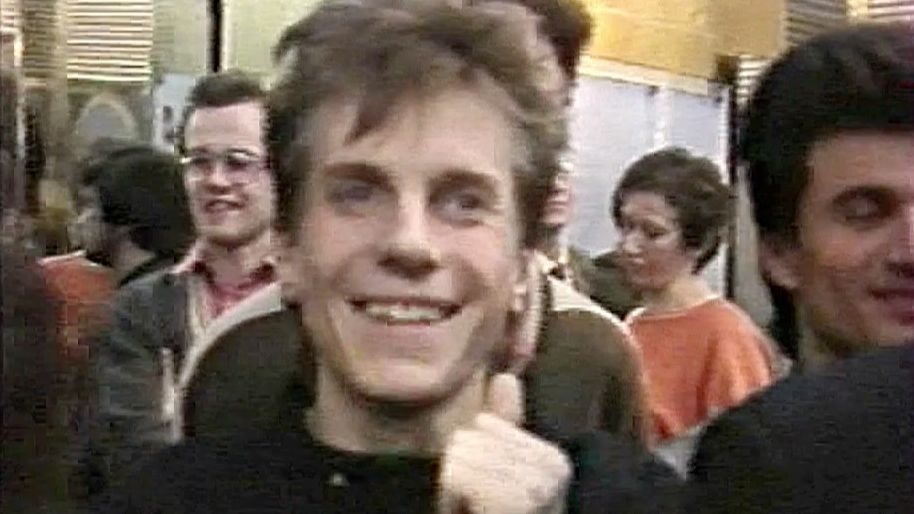 Какая  из исполненных на ринге песен групп ФОРУМ м ЯБЛОКО больше всего понравилась зрителям смотреть онлайн