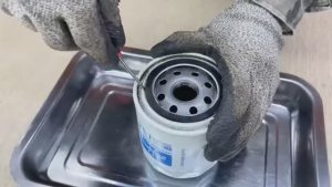 Никто не думает, что старые масляные фильтры — золотая жила! Собирайте их и превращайте в деньги.