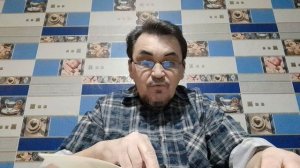 Не спится. И мы читаем!