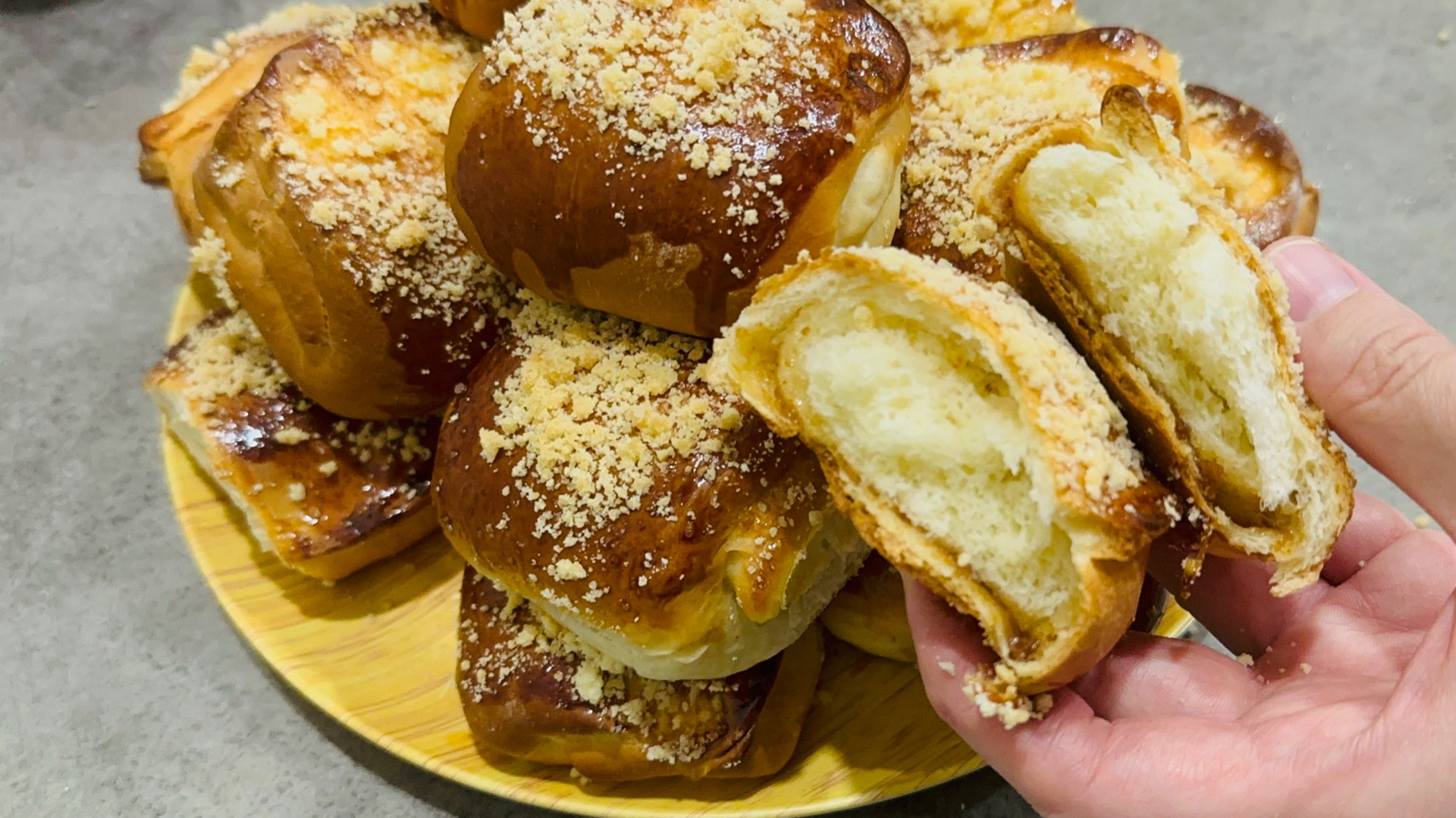 Домашние булочки с джемом / Готовлю булочки в домашних условиях + рецепт теста для булочек смотреть онлайн