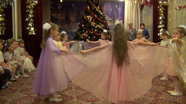 Танец Фей на новогоднем утреннике в старшей группе смотреть онлайн