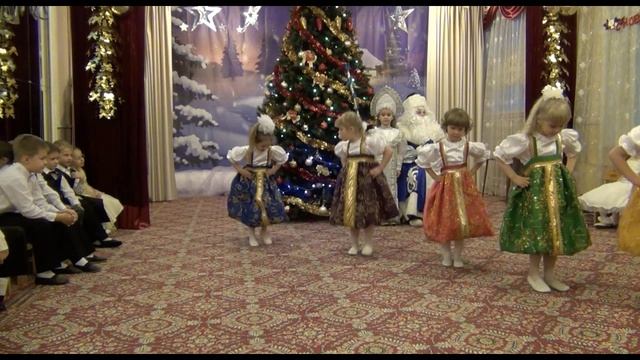 Танец матрешек на новогоднем утреннике в старшей группе смотреть онлайн