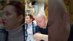 Второй дневной эфир от 16.12.25 два Санта Клауса проголодались и пошли точить после работы с ёлкой ?