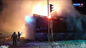 Во время ночного пожара в Уржуме спасли 5 человек