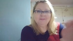 Хотела повырезать,но телефон пишет, что мало места.