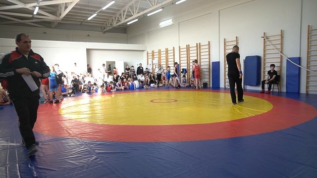 ГРБ. 2012-2013 г.р. Вес 52 кг. Плескачёв Даниил (Новопокровская)-Бондарев Глеб (Новокубанск) смотреть онлайн