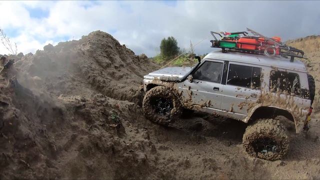 УАЗ против Nissan Patrol на бездорожье смотреть онлайн