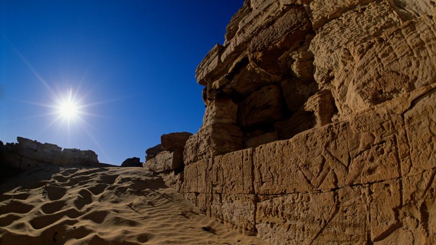 В Египте обнаружили руины храма Бога Солнца возрастом более 4 тысяч лет