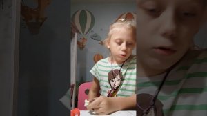 Распаковываю подарочек.