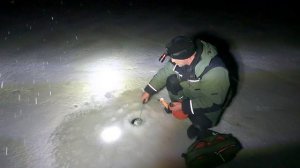 Попали в снежную бурю / Давление упало / Зимняя рыбалка непредсказуемая штука