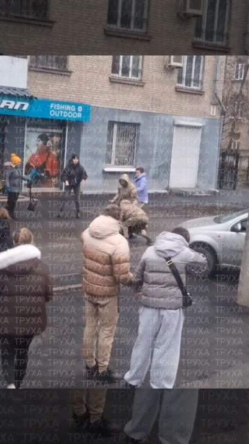 Толпа ТЦКашников с боем похитила человека в Днепропетровске