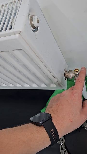 Без ПОТОПА как закрыть радиатор правильно? смотреть онлайн