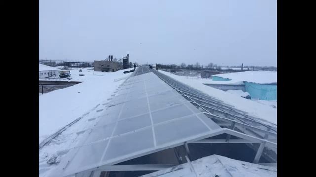 Монтаж световентиляционного конька в сложные погодные условия.