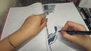 Поднимаем новогоднее настроение как  можем. Раскрашиваю и болтаю.