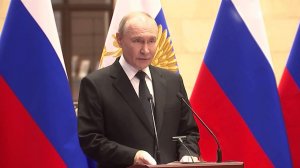 Владимир Путин наградил Героев России, участвовавших в освобождении Северска.