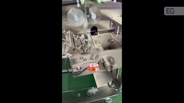 Вертикальный станок для упаковки приправ в саше-пакеты MY-60K смотреть онлайн