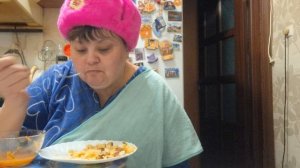 мукбанг меня позвали на свидание иди или нет?,,,