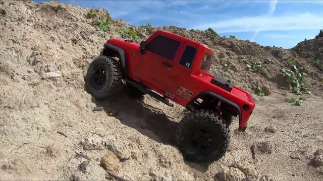 Axial SCX10 3 против MST CFX-W смотреть онлайн
