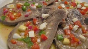 Говяжий язык под соусом винегрет