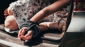 Официальный трейлер «Девушка похищена»