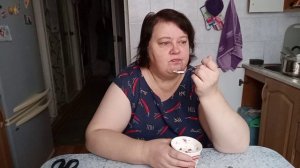 Давлюсь роллами 🍣 ПАТАМУШТА судьба такой поломатый 😭