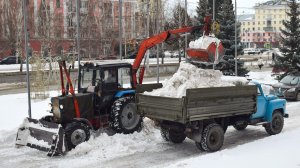 Трактор Беларус-82.1 с грейферным погрузчиком ПЭ-Ф-1БМ и самосвалами ЗИЛ-494560 и ГАЗ-53,вывоз снега