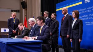 Вояж абсурда: переводчики в Гааге несколько раз перепутали Россию и Украину