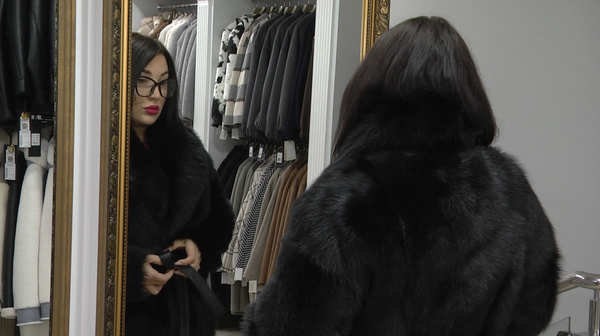 В Кургане - тренд на эко-мех и устойчивый спрос на шубы за полмиллиона смотреть онлайн