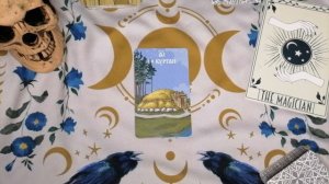 Кто и что пьёт вашу энергию. Расклад на картах