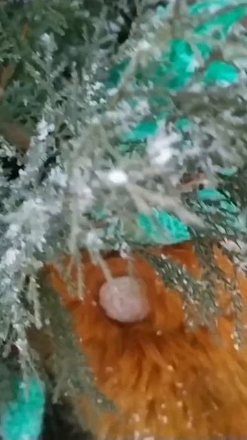 Гномик выходит из леса смотреть онлайн