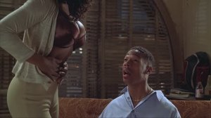 ОНА ПРЕДЛОЖИЛА ЕМУ СЕКС, НО ЕГО ДРУЖОК КРЕПКО ЗАСНУЛ / ОБЗОР КОМЕДИЙНОГО ФИЛЬМА "БЕЗ ЧУВСТВ"