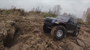 Тест Axial Gladiator на бездорожье