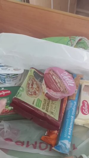 Доставка из „Самоката“: распаковываем заказ с едой