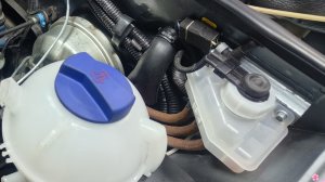 Установка и перенос крепления бачок тормозной жидкости 21214