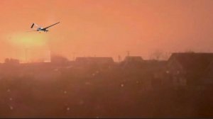 Появились кадры атаки БПЛА на Славянск-на-Кубани. Атакован НПЗ. Новости 17.12.2025