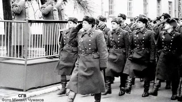 Шагом марш...! Раз! Раз! Раз-два-три...!