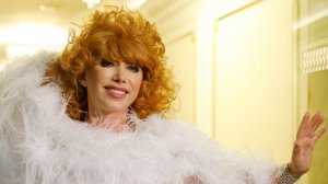 «Чем моложе любовник — тем тяжелее одышка»: какого мужчину ищет Елена Воробей