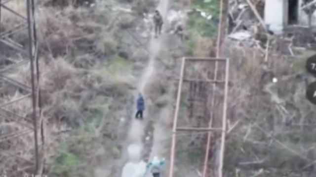 Северск: местные жители с радостью встречают бойцов ВС РФ