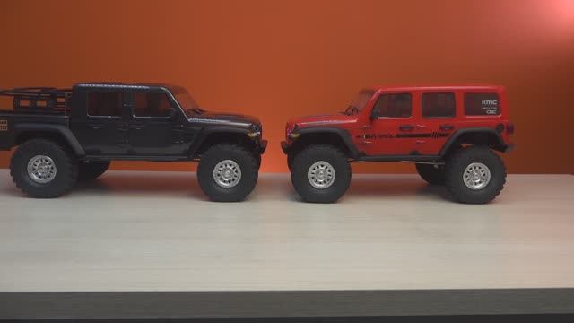 Axial Gladiator распаковка и тест внедорожника смотреть онлайн