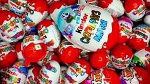 А этот Киндер МАКСИ точно всем понравится! ASMR шоколадное яйцо с сюрпризом Апплайду внутри