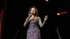 Песня "От зари до зари" в исполнении Заслуженной артистки РФ Нины Шацкой в Курске.