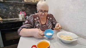 Просто нарублю капусты и вместо зефира ем... Да, было такое!